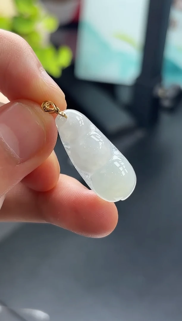 颈饰18K金镶嵌翡翠YM277-1豆子