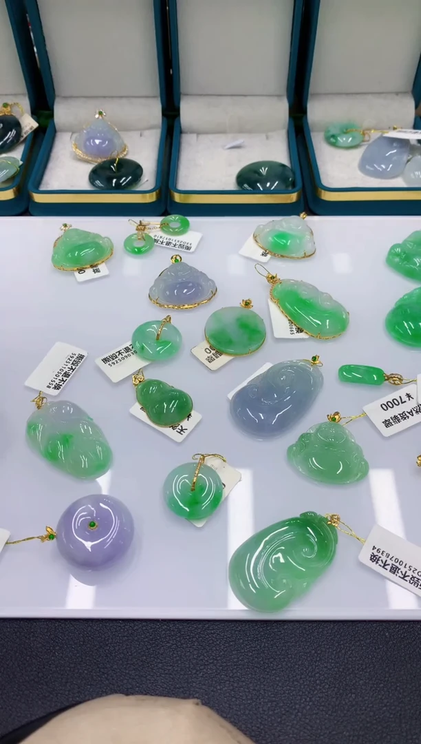 颈饰未镶嵌翡翠翡翠