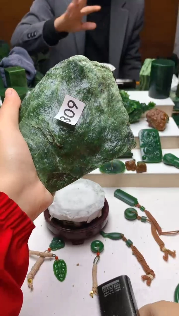 未镶嵌和田玉珠宝半成品1