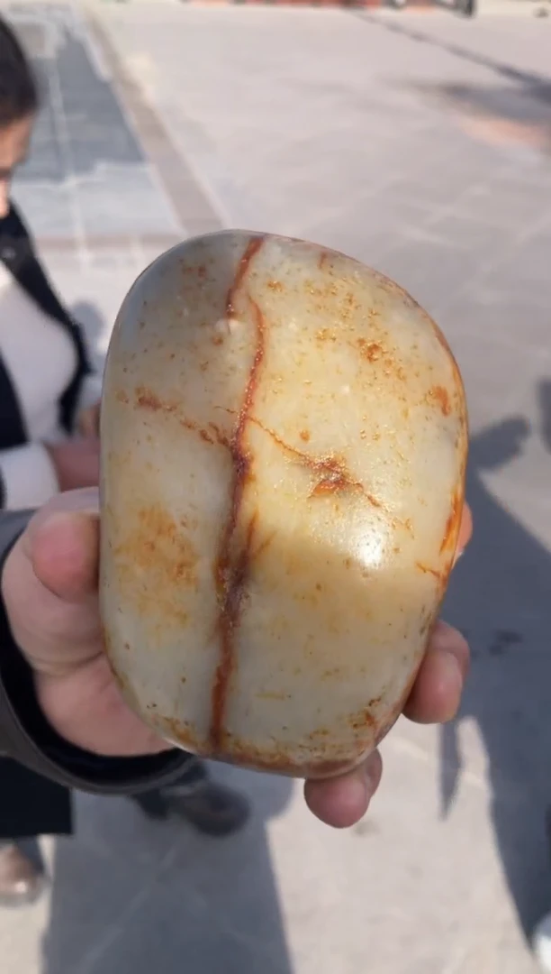 颈饰未镶嵌和田玉（糖玉）和田玉