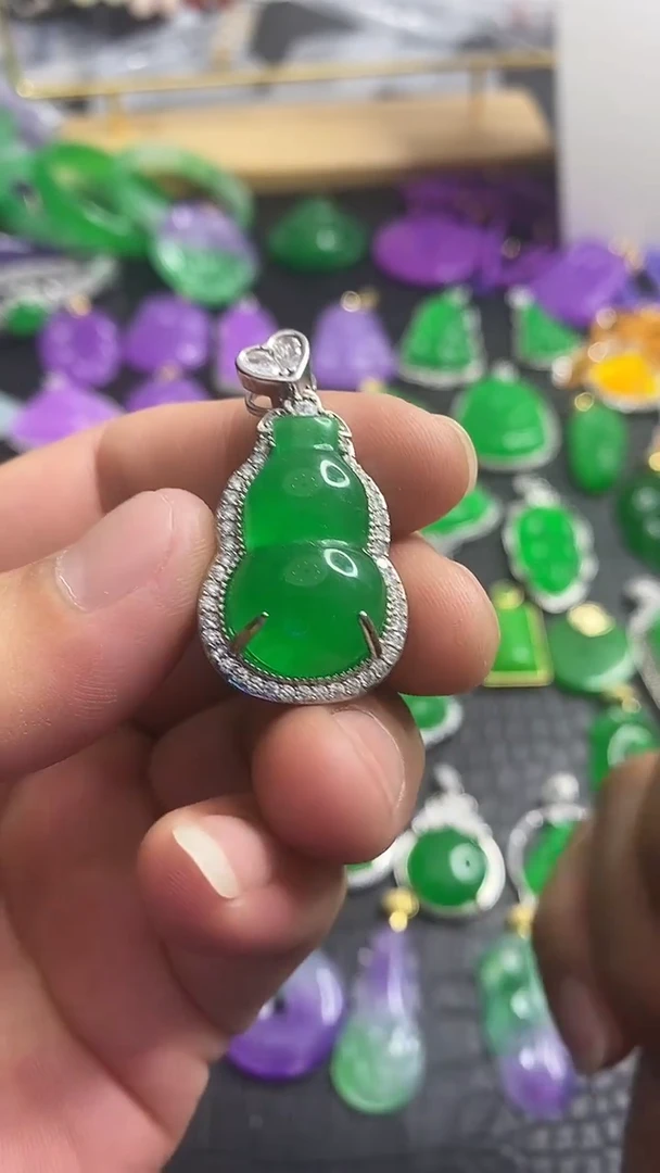 颈饰未镶嵌翡翠S004