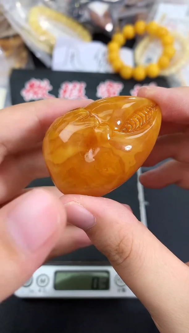 蜜蜡未镶嵌珠宝奇石184