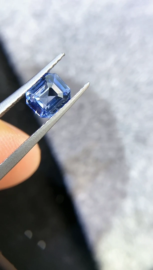 【闪购商品】定制蓝宝石定制未镶嵌1.06克拉天然