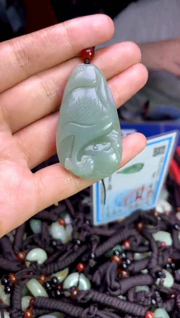 未镶嵌和田玉挂件1