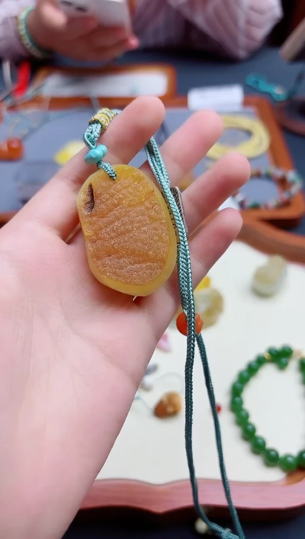 未镶嵌颈饰蜜蜡大*蜜蜡随型吊坠YX