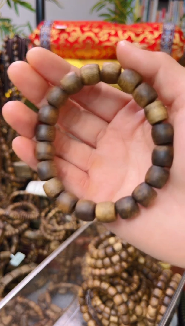 沉香手串r****ì棋楠鼓珠单圈