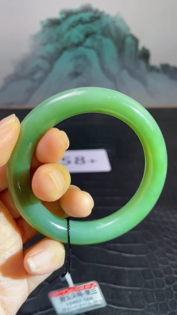 未镶嵌手镯和田玉（碧玉）阳***?58+