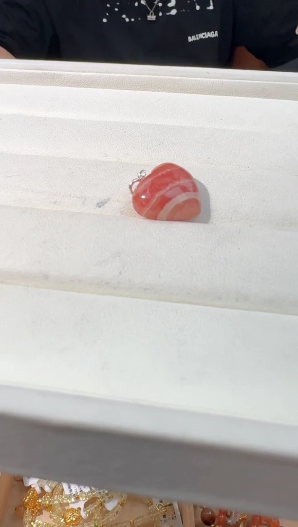 【闪购商品】菱锰矿（红纹石）吊坠(不含链)银S925镶嵌红纹爱心吊坠