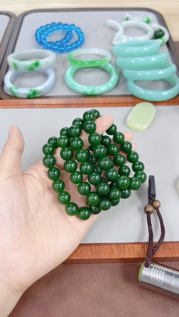 09号 绿色圆珠手串12mm