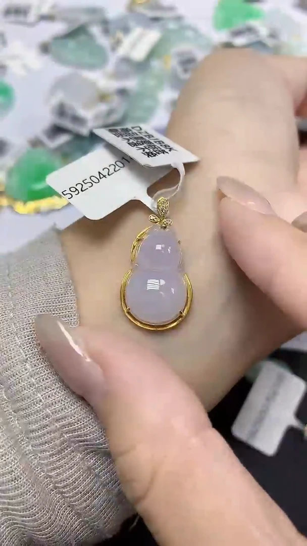 翡翠18K金镶嵌颈饰天然缅甸翡翠A货