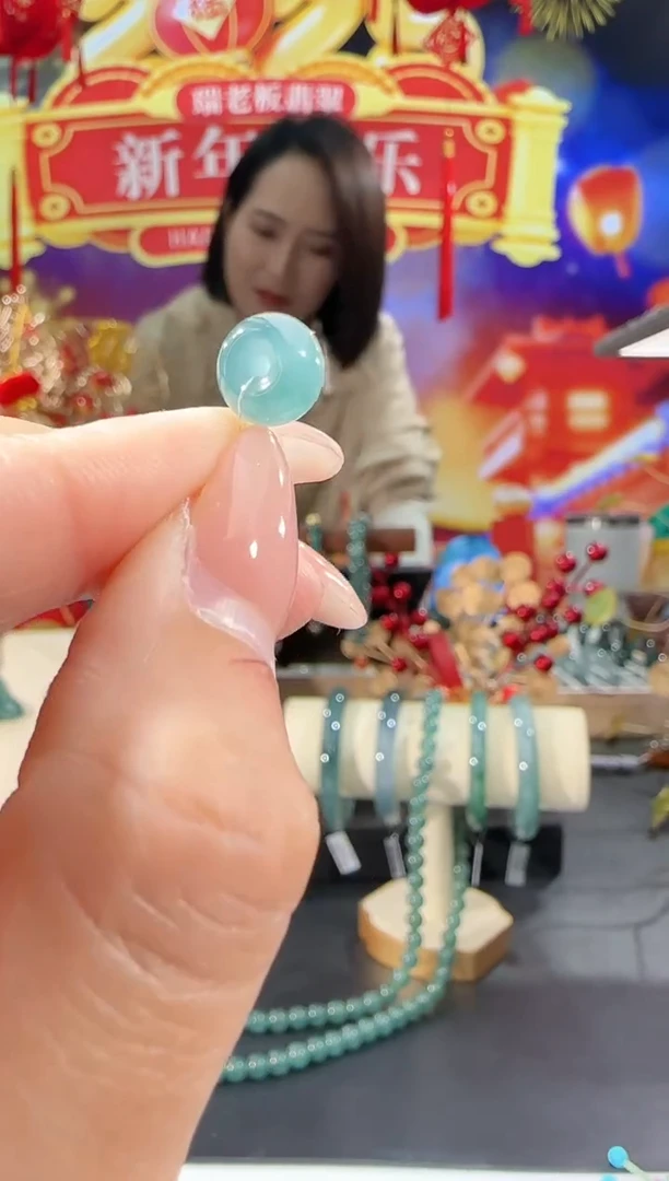 【闪购商品】翡翠吊坠(不含链)未镶嵌面包扣多样性发一