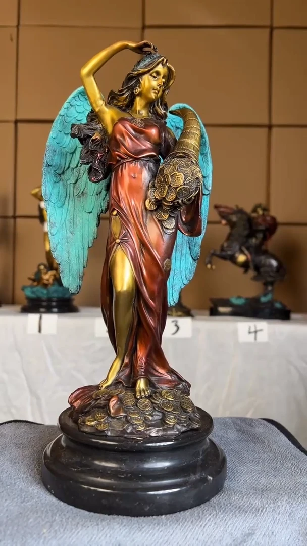 精铜材质精美雕塑