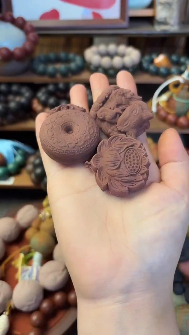 泥塑降真香牌三个一起