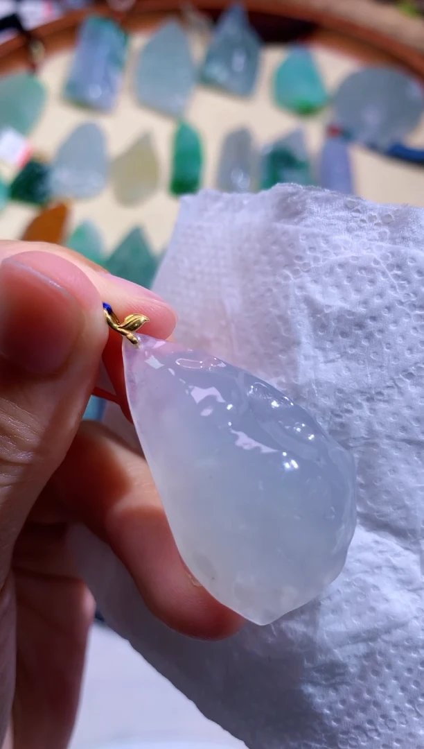 颈饰未镶嵌翡翠