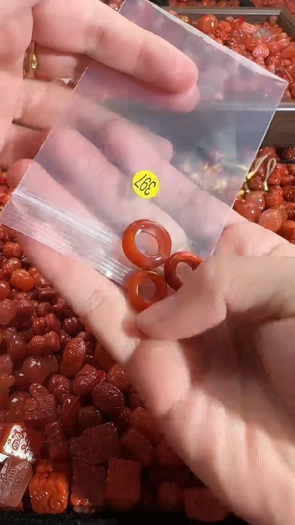 颈饰未镶嵌南红玛瑙1