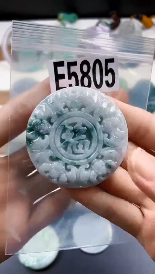 颈饰未镶嵌翡翠天然翡翠吊坠挂件