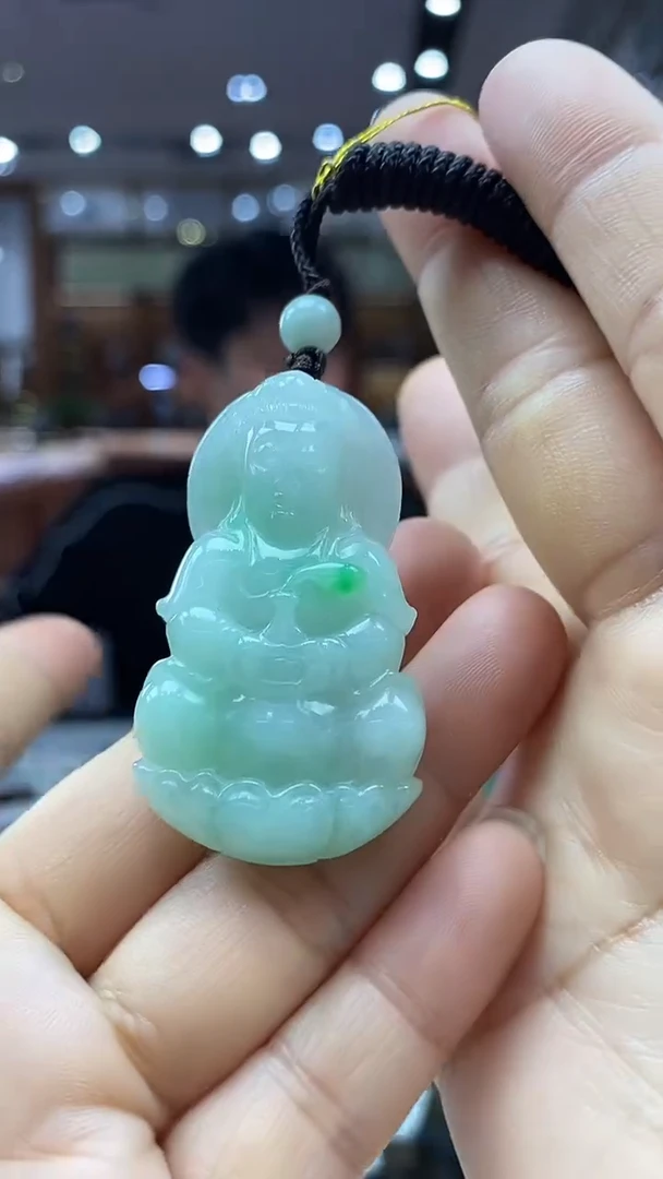 颈饰未镶嵌翡翠观音