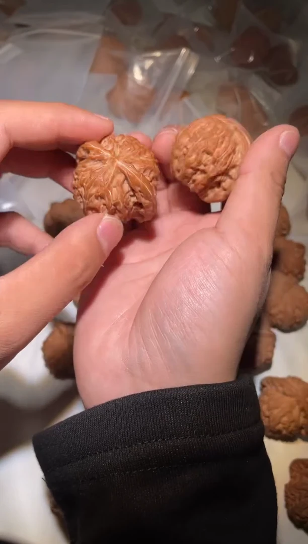 把件文玩核桃胖*丶文玩核桃三角白