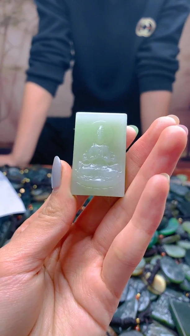 颈饰未镶嵌和田玉（糖玉）1