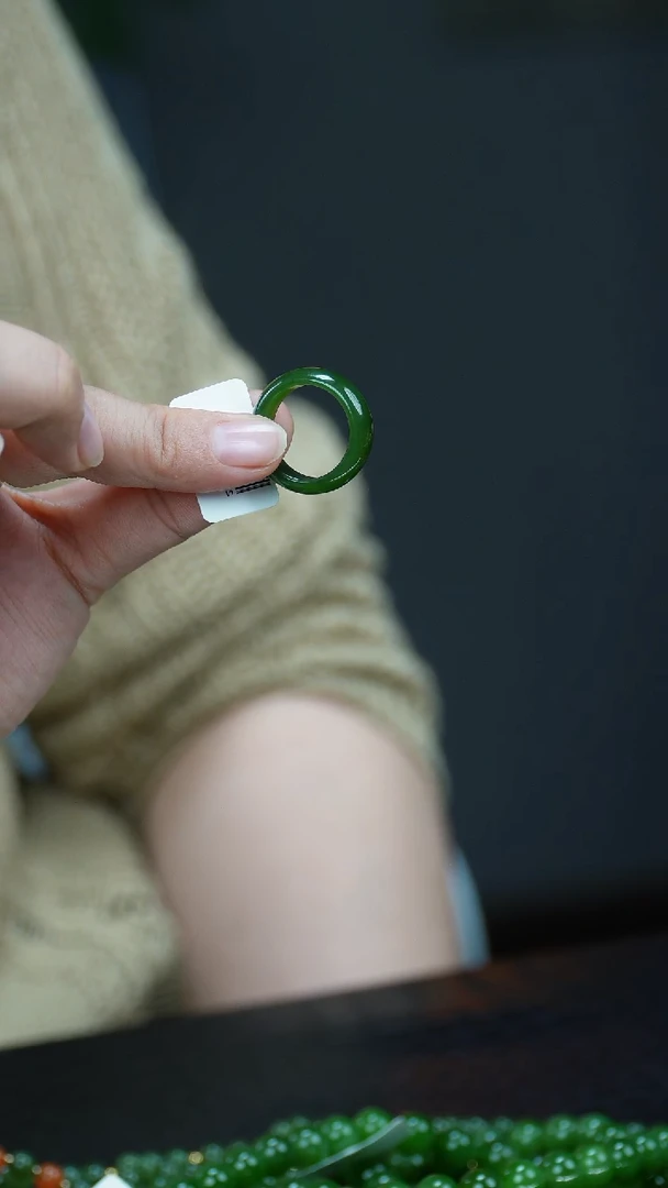 未镶嵌戒指和田玉1