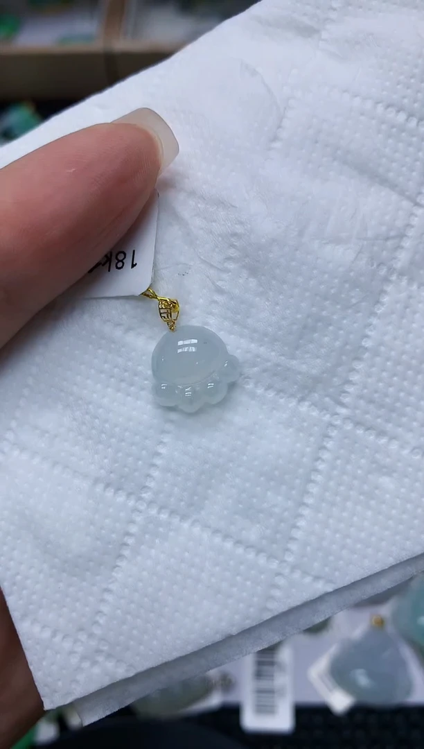 颈饰18K金镶嵌翡翠1111111111