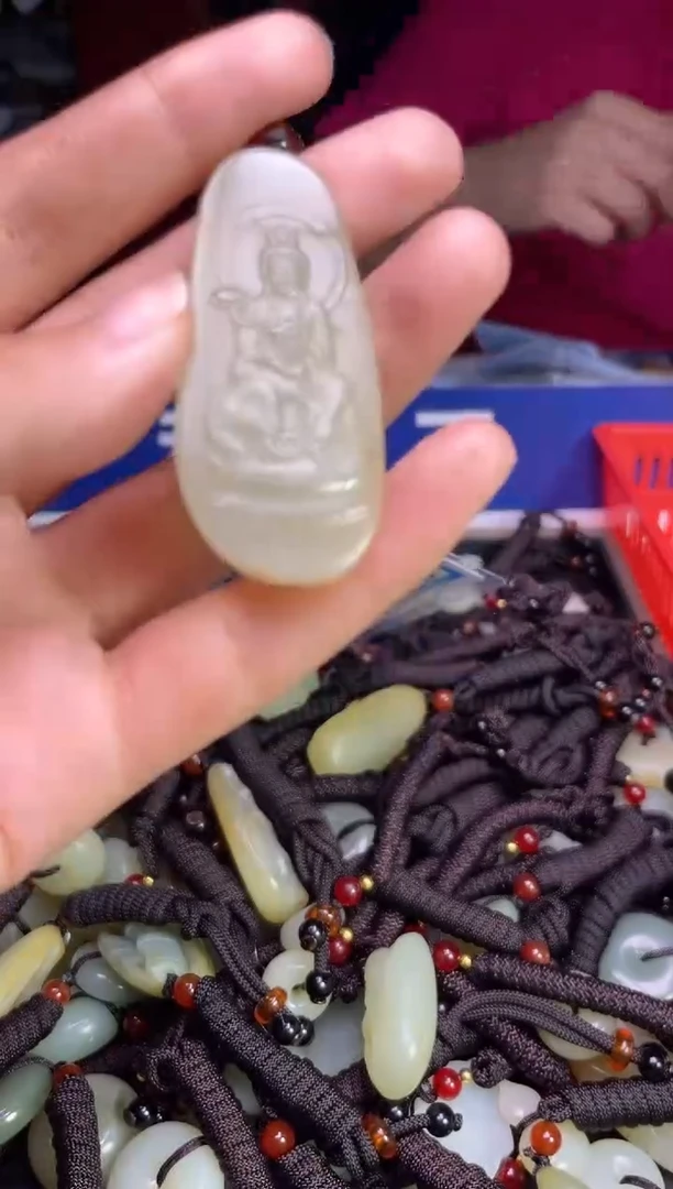 未镶嵌和田玉挂件1