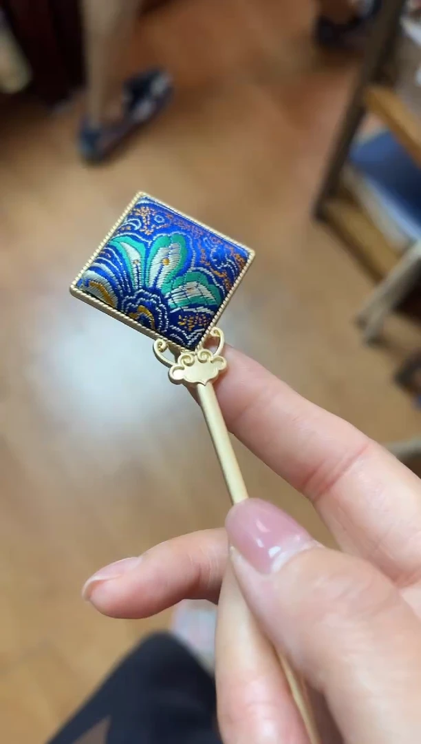 织绣陌**菲，方行发簪发簪