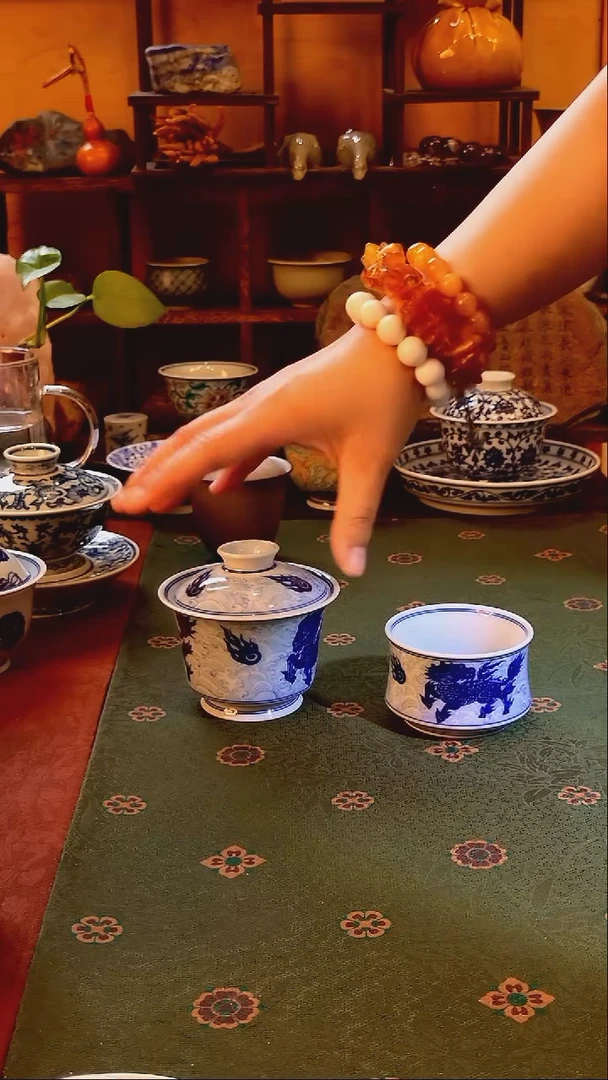 【手工手绘麒麟望月盖碗+主人杯】