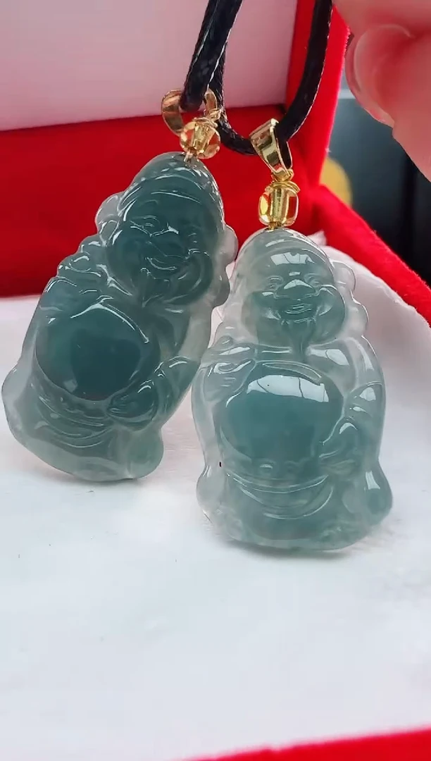 翡翠未镶嵌颈饰多样性发货其中一件