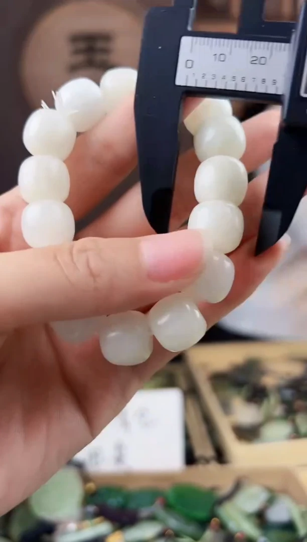 颈饰未镶嵌和田玉拍一发一，多样性发货