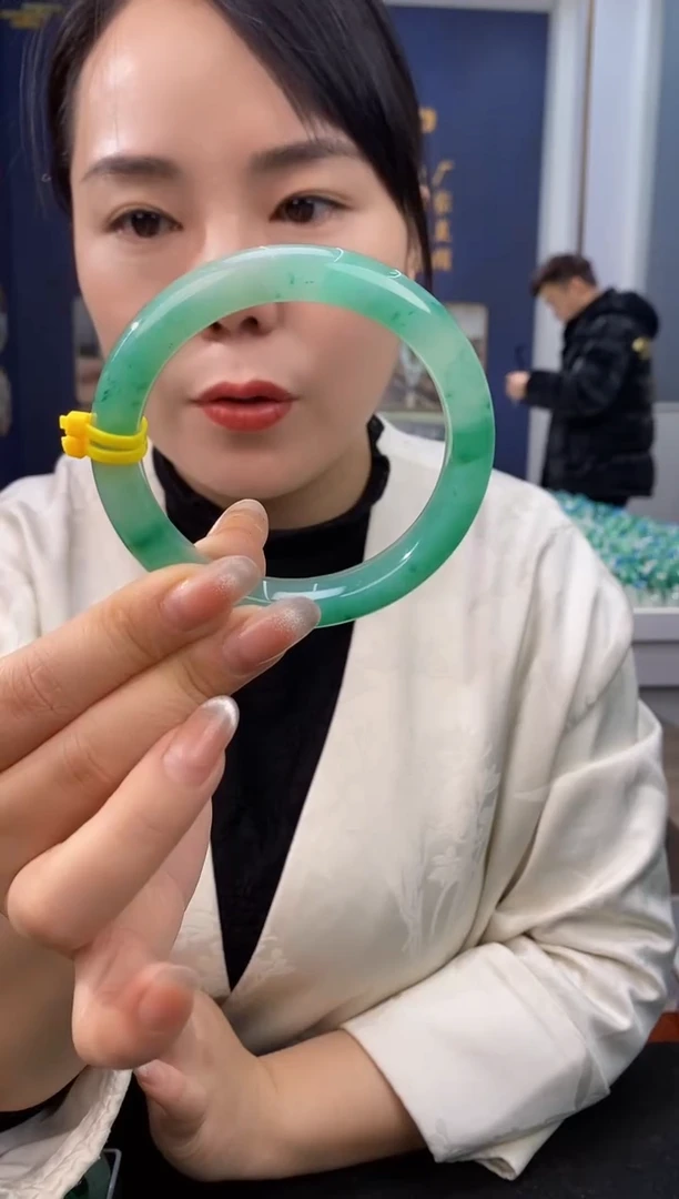 【闪购商品】石英质玉手镯未镶嵌019