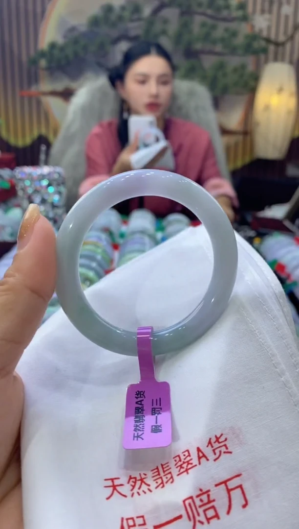 【闪购商品】翡翠手镯未镶嵌多人02033