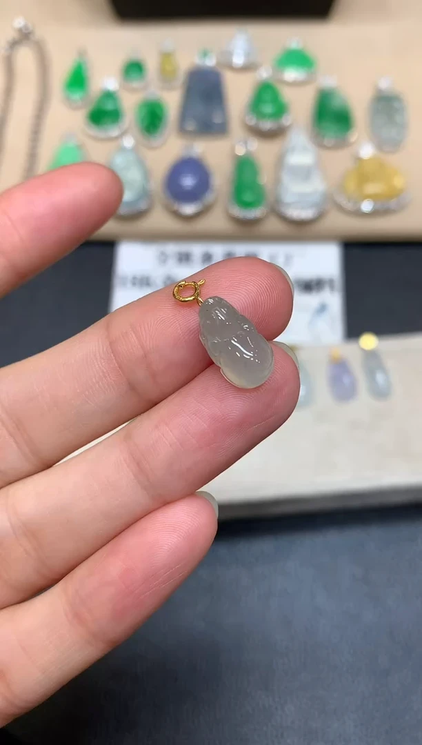 颈饰18K金镶嵌翡翠貔貅【无服务费