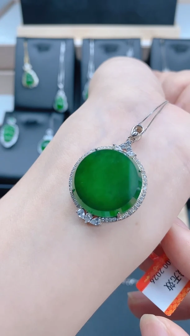 颈饰银S925镶嵌翡翠天然翡翠