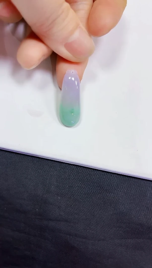 翡翠未镶嵌颈饰挂件