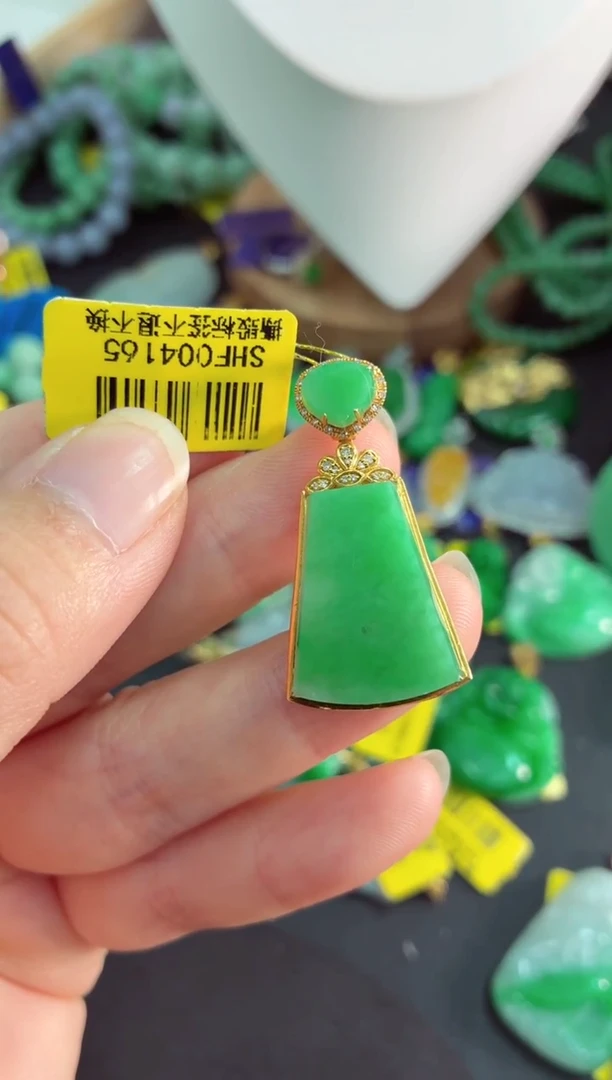 吊坠(不含链)18K金镶嵌翡翠挂件