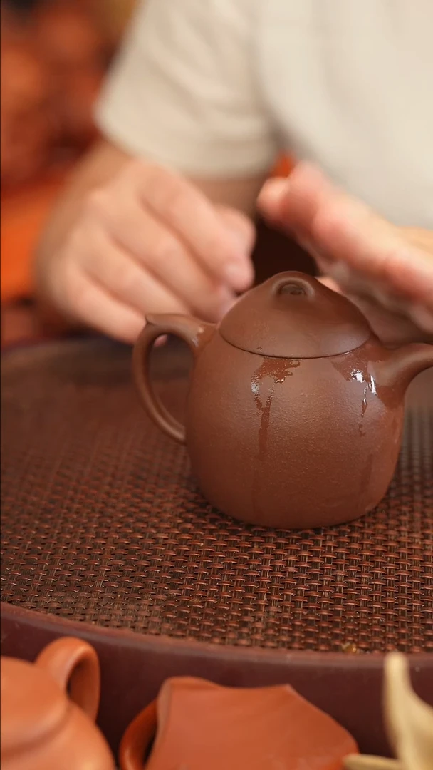 茶壶紫砂秦权 紫泥 18目 半手工 230cc