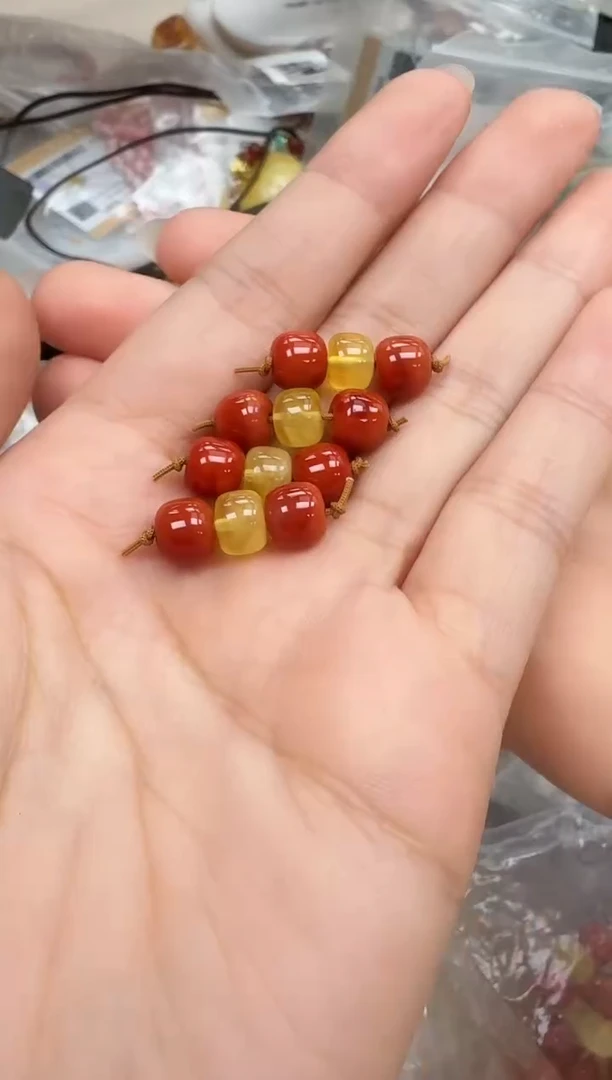 未镶嵌琥珀裸石随机一份