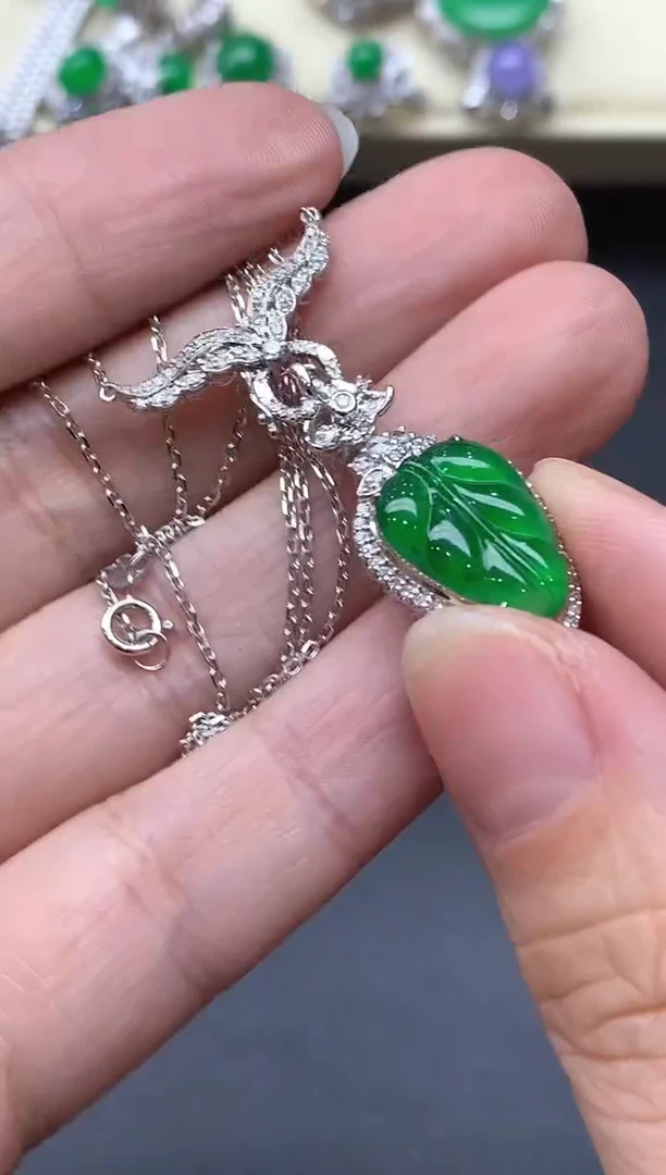 颈饰18K金镶嵌翡翠681-中国好珍宝