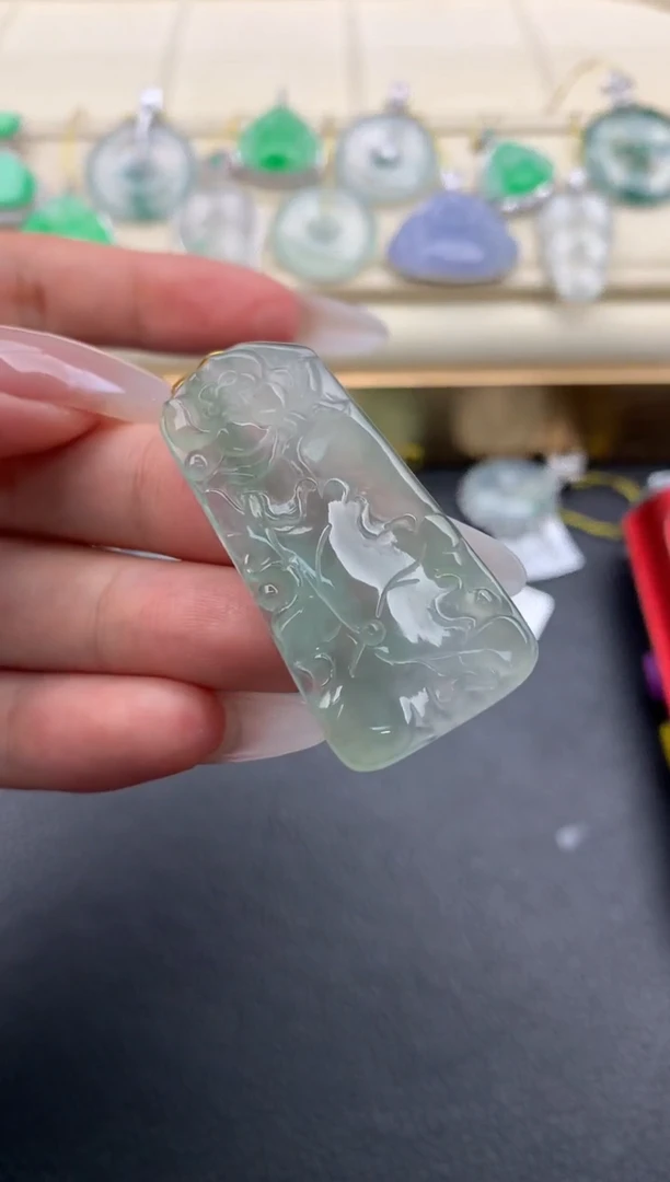 翡翠未镶嵌颈饰A834