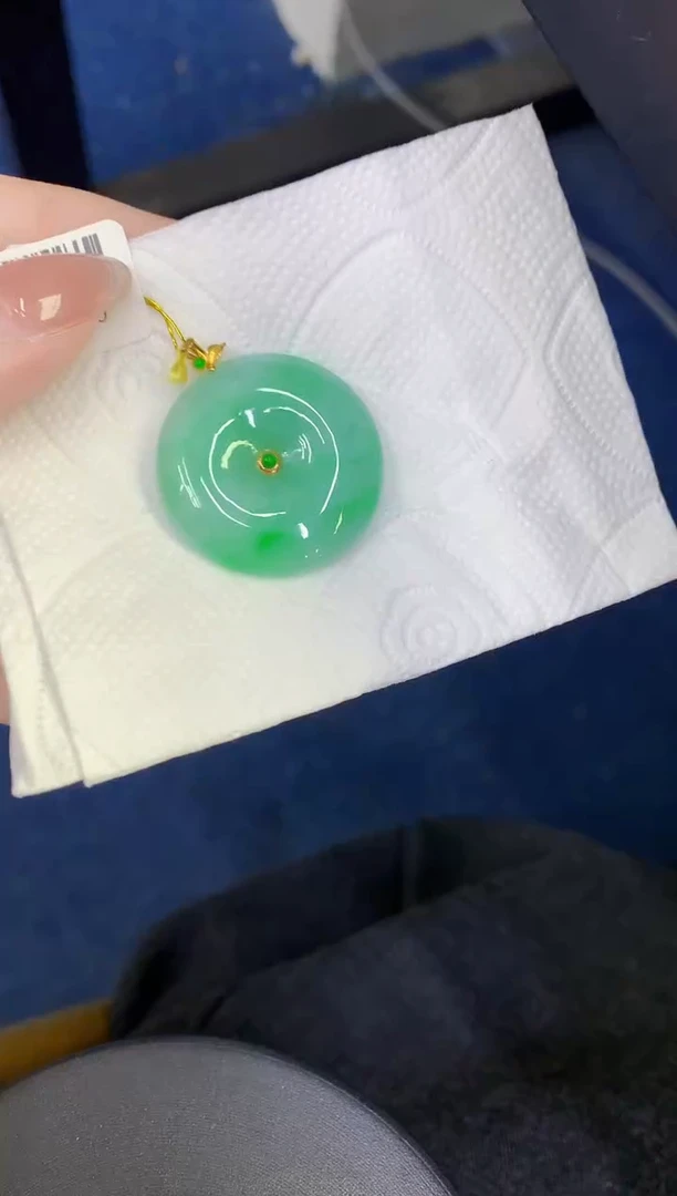 颈饰18K金镶嵌翡翠缅甸天然翡翠A货