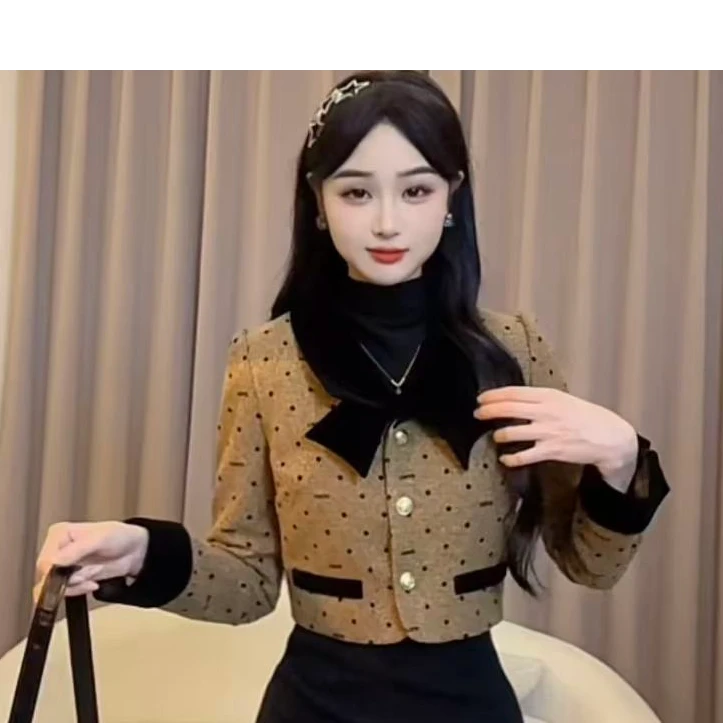 【蛋蛋】秋冬季新款小香风收腰时尚法式轻奢短外套YYMYF53398