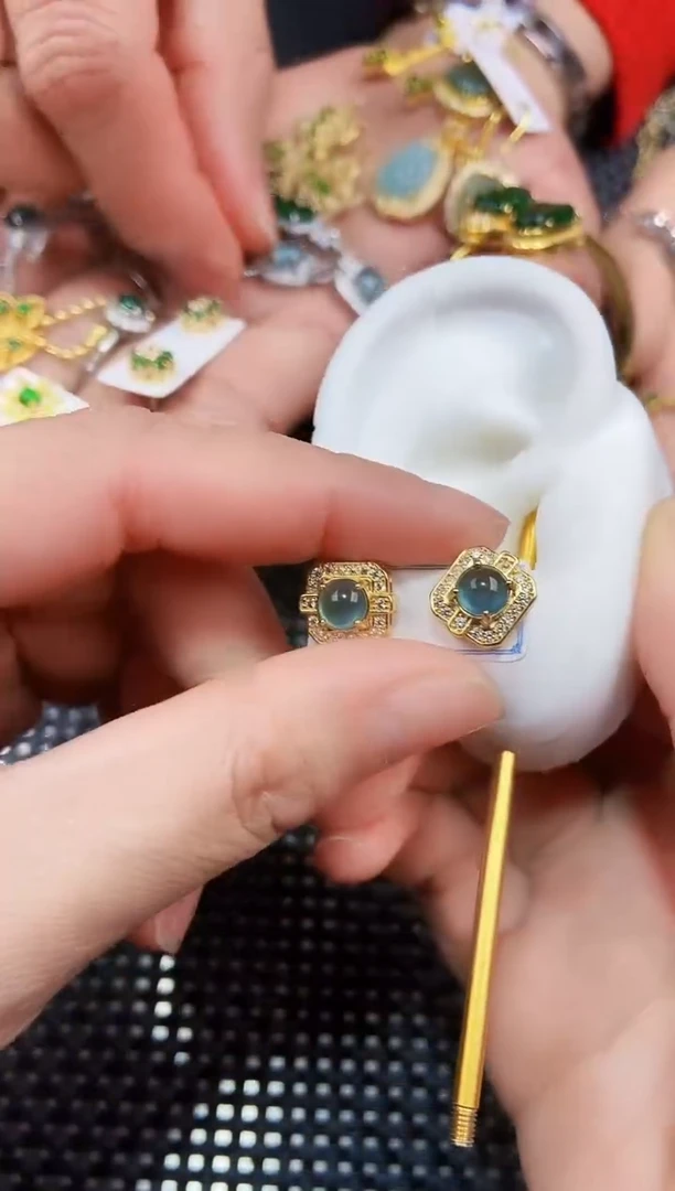 【闪购商品】翡翠耳饰未镶嵌111111111