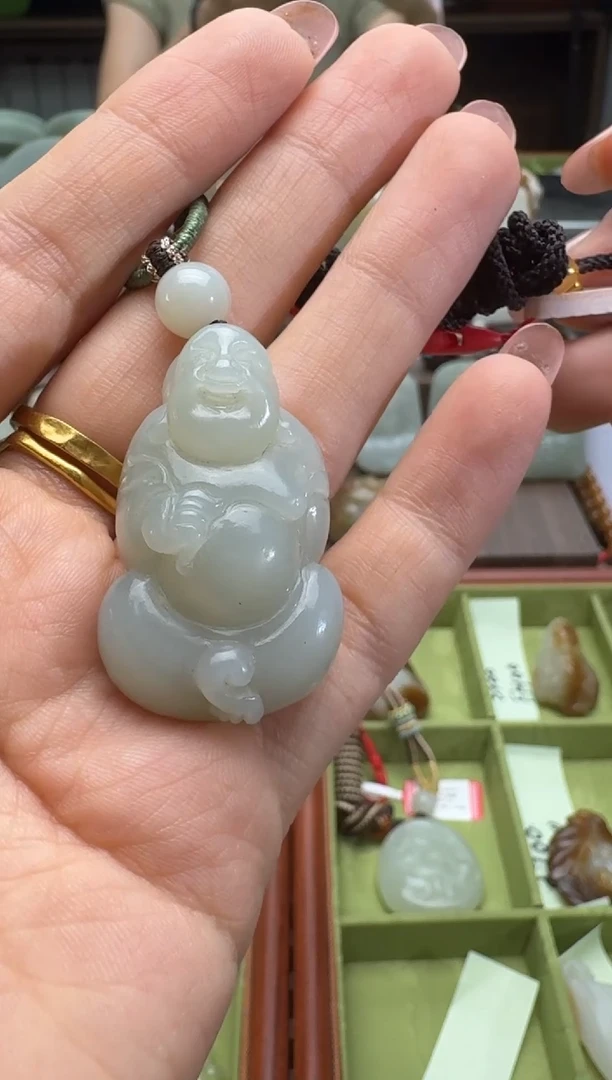 和田玉未镶嵌吊坠(赠链)且末料青白玉佛公吊坠