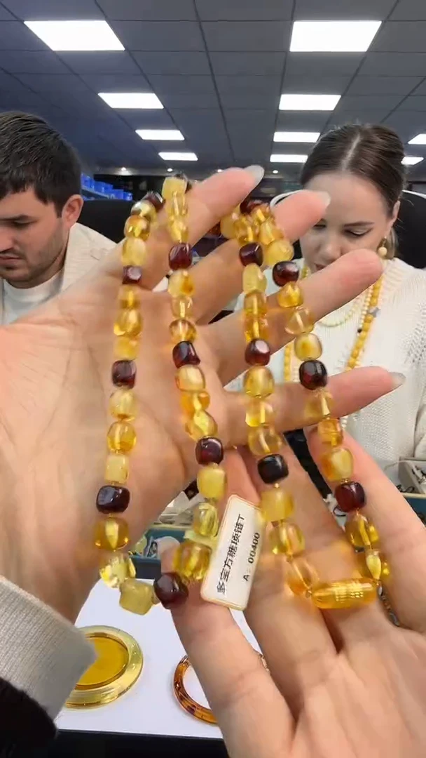 琥珀颈饰未镶嵌17秒拍号 假一罚三