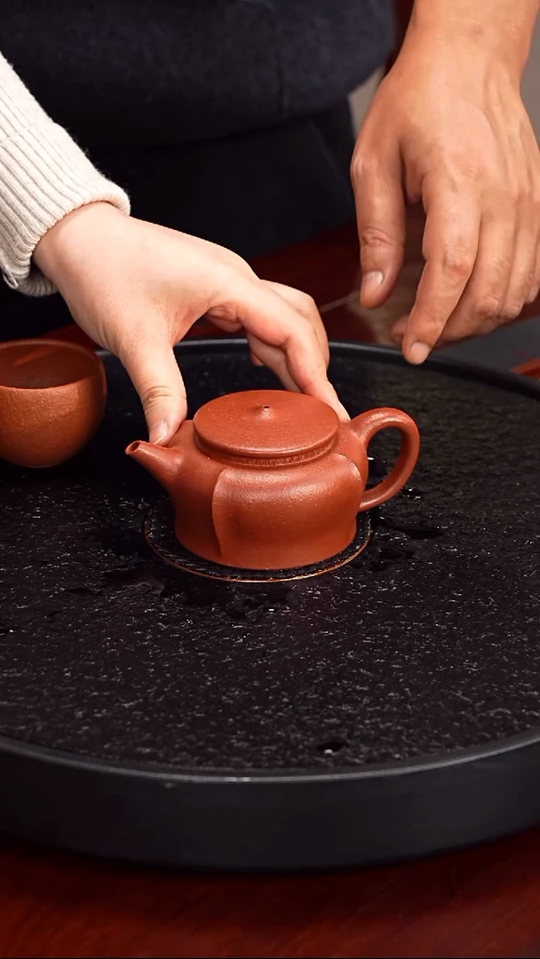 茶壶紫砂成进窑  方圆145  红降坡  200毫升 配主人杯