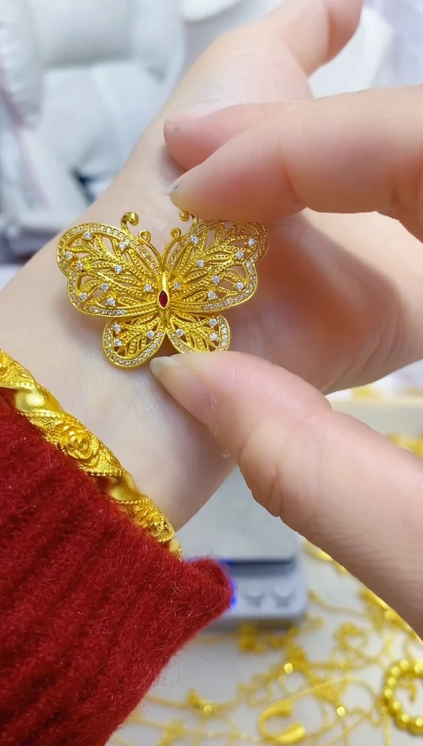 合金无030蝴蝶吊坠