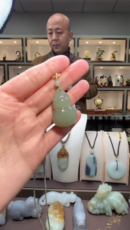 颈饰未镶嵌和田玉苏