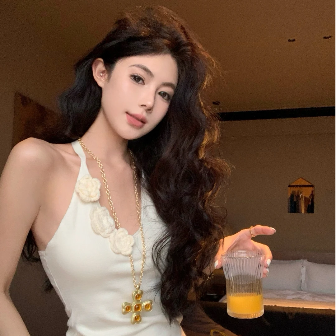 【七玺Studio】花朵露背针织挂脖背心女夏季修身设计感绝美外穿上衣