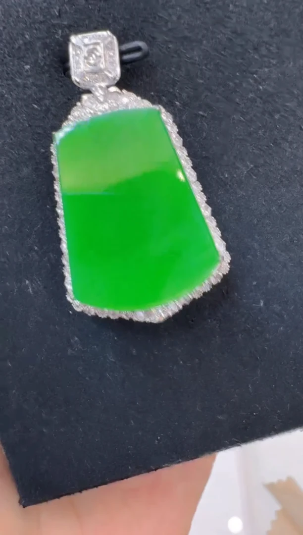 吊坠(不含链)18K金镶嵌翡翠多样性团购发一件